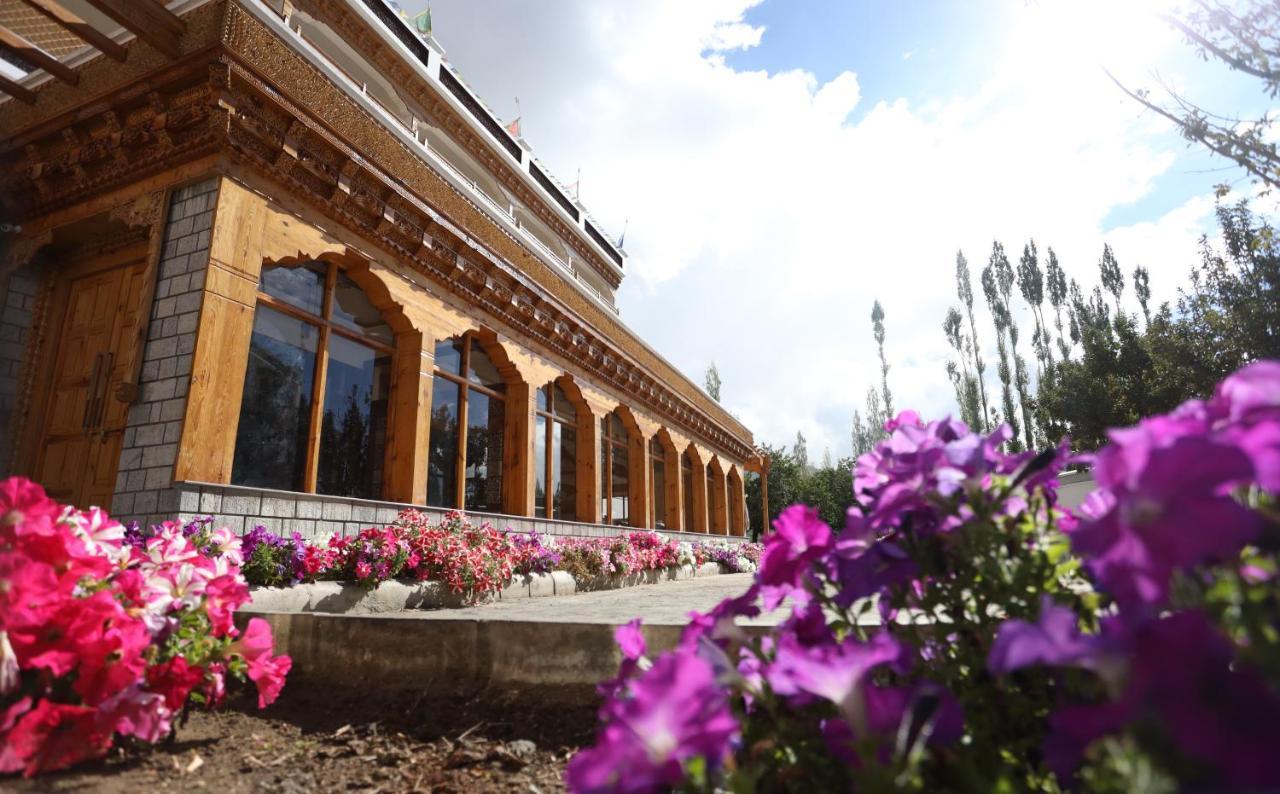 Hotel The Grand Khasdan Leh Exterior photo